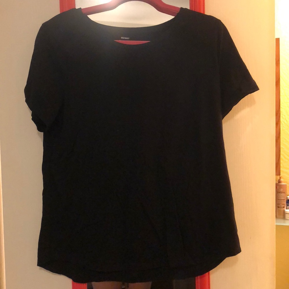 Old navy black tee